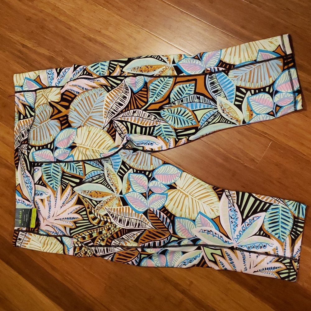 📢 Labor day sale! 🔥 Plus Size Capri Leggings - 3X - Picture 2 of 2